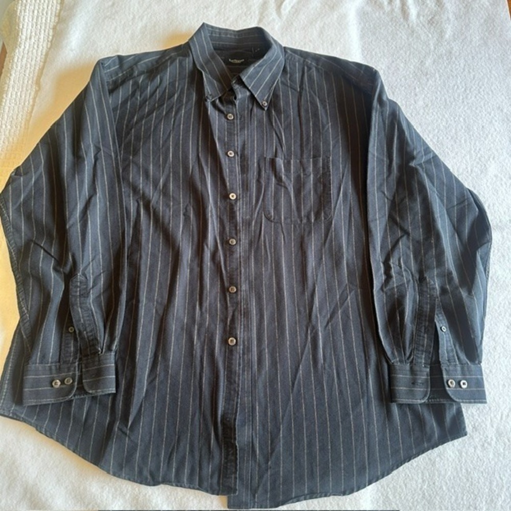 Van Heusen Pinstripe Button Down Dress Shirt Mens Navy Blue XL Business Casual